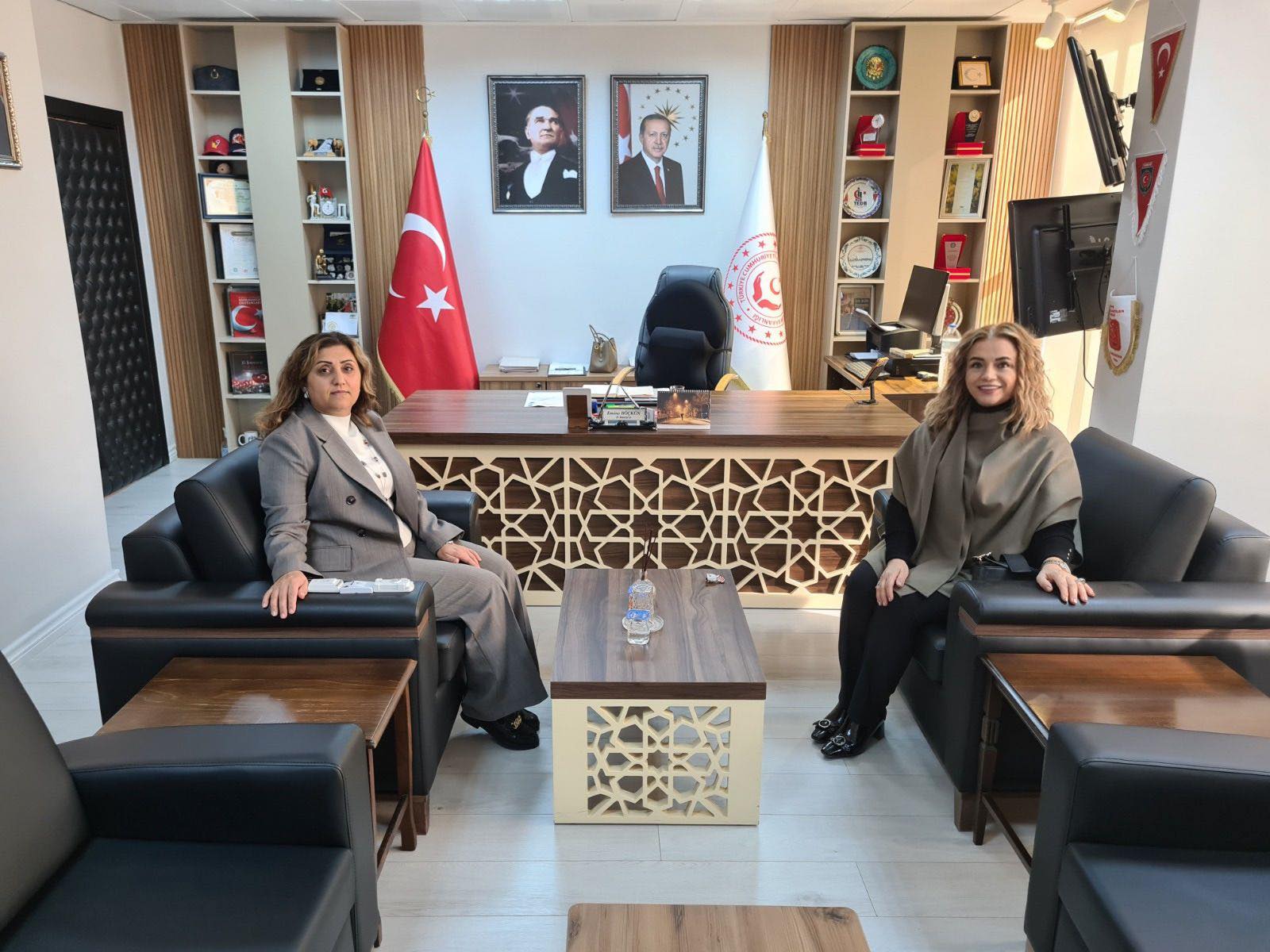 Balıkesir Teknokent Genel Müdürümüz Burcu Aydemir, Balıkesir Aile ve Sosyal Hizmetler İl Müdürü Emine Böçkün’ü ziyaret etti.